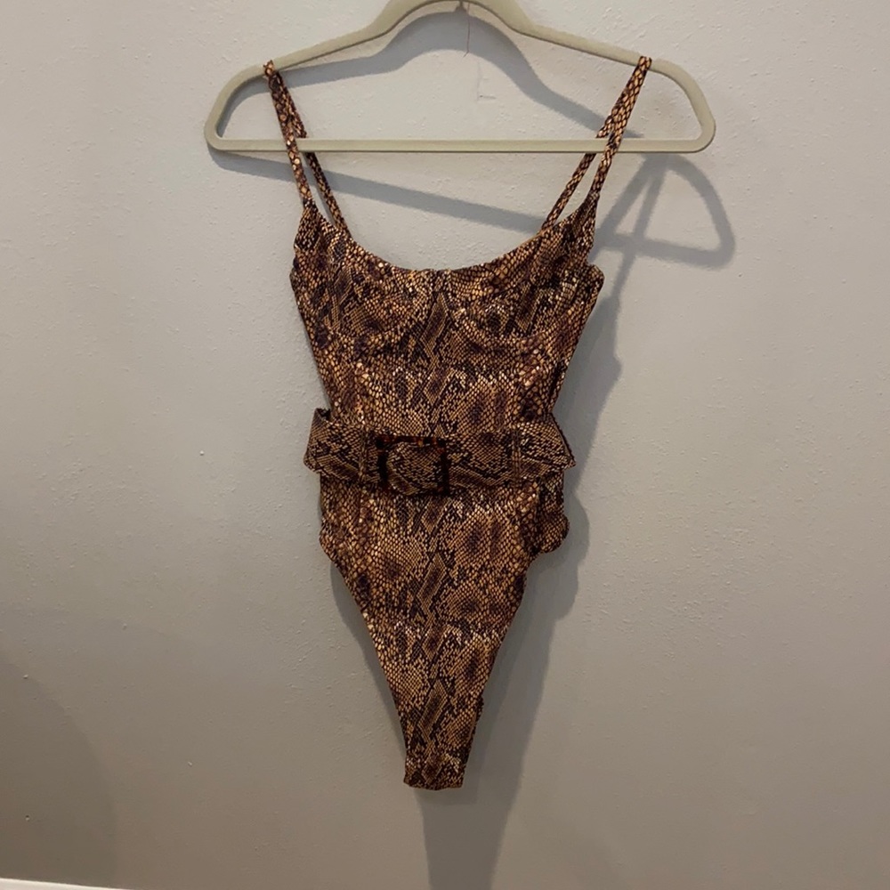 WEWOREWHAT Danielle Belted Python Print One Piece